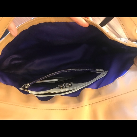 EUC Henri Bendel hobo bag - Picture 3 of 8